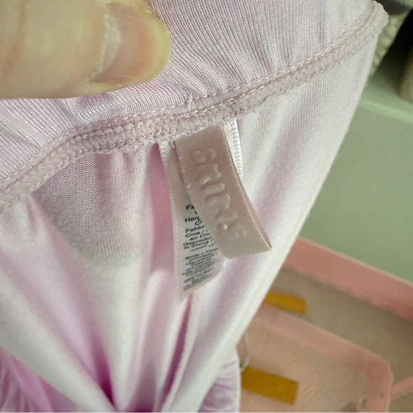 SKIMS Cherry Blossom Long Sleeve Pajama Set | Pink | XL - Picture 5 of 12